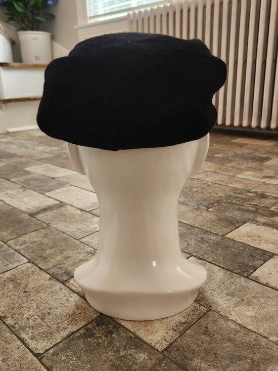 Juicy Couture Women\'s Newsboy Cap, Authentic main image 6